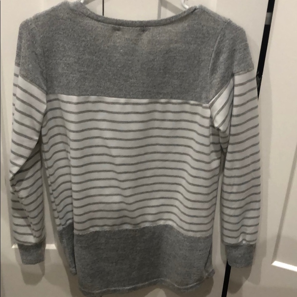 Gray striped sweater - Picture 2 of 2